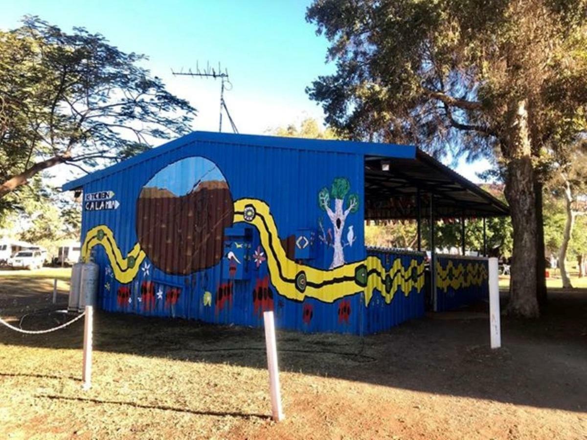 Hotel Tom Price Tourist Park Esterno foto