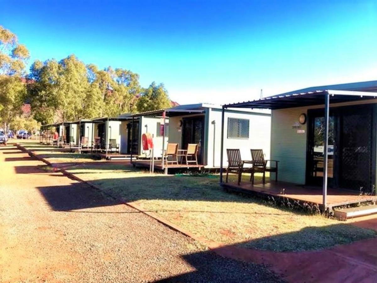 Hotel Tom Price Tourist Park Esterno foto