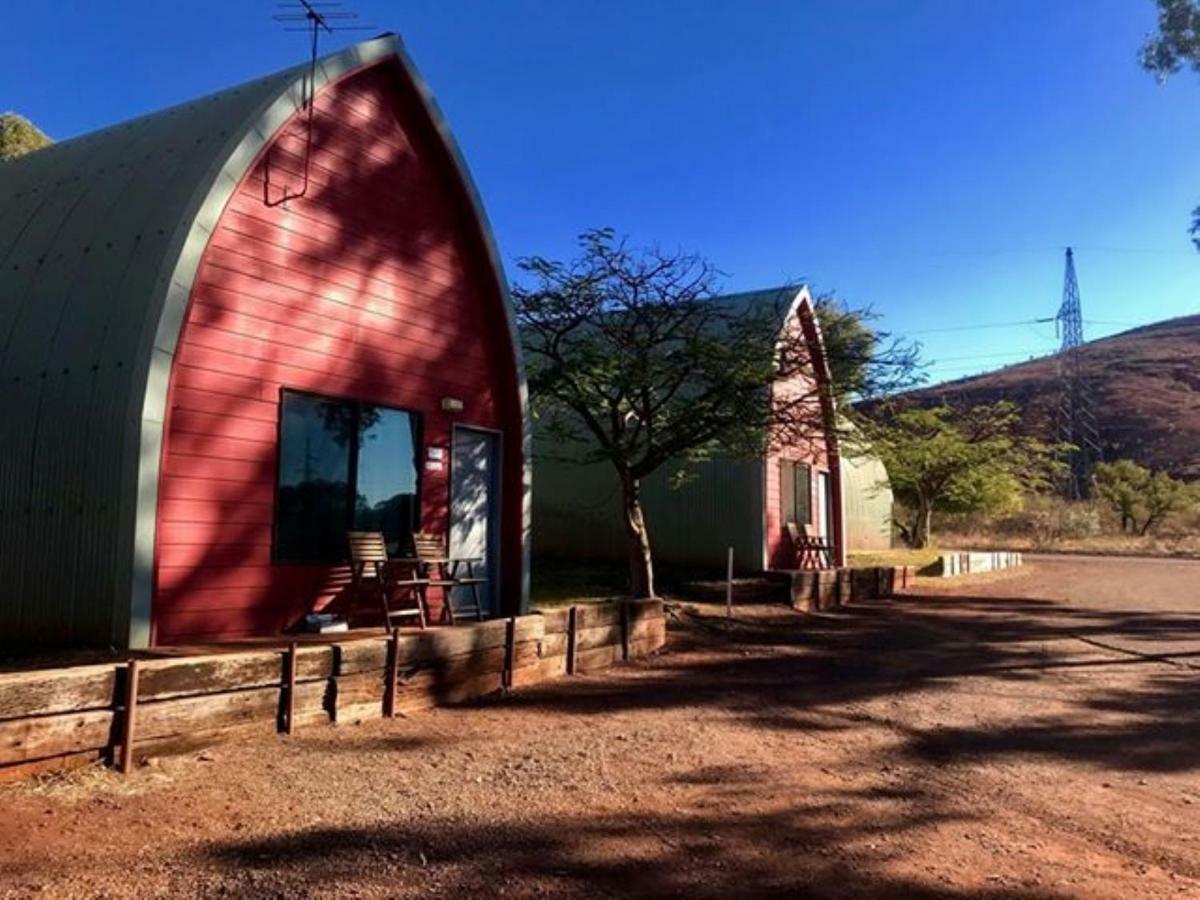 Hotel Tom Price Tourist Park Esterno foto
